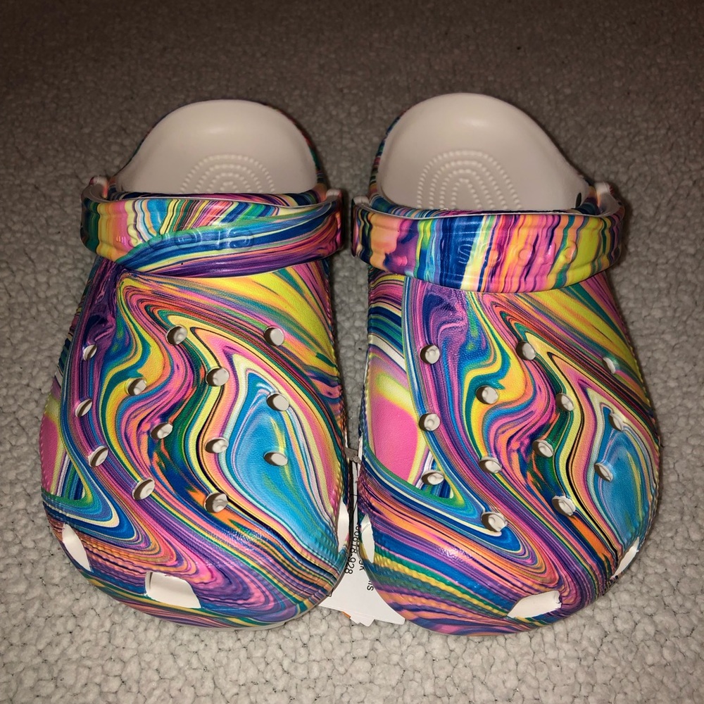 Rainbow Crocs women’s size 6 (junior size 4)